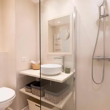 We ! Exceptional 4 Center Swimming Pool Apartment *