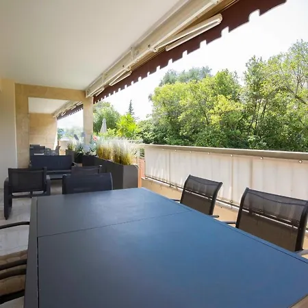 We ! Exceptional 4 Center Swimming Pool Apartment *